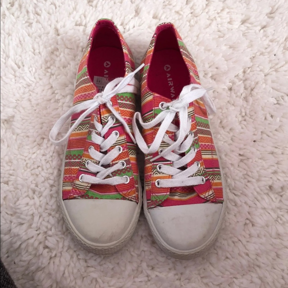 Airwalk Stripe Design Low Top Shoes